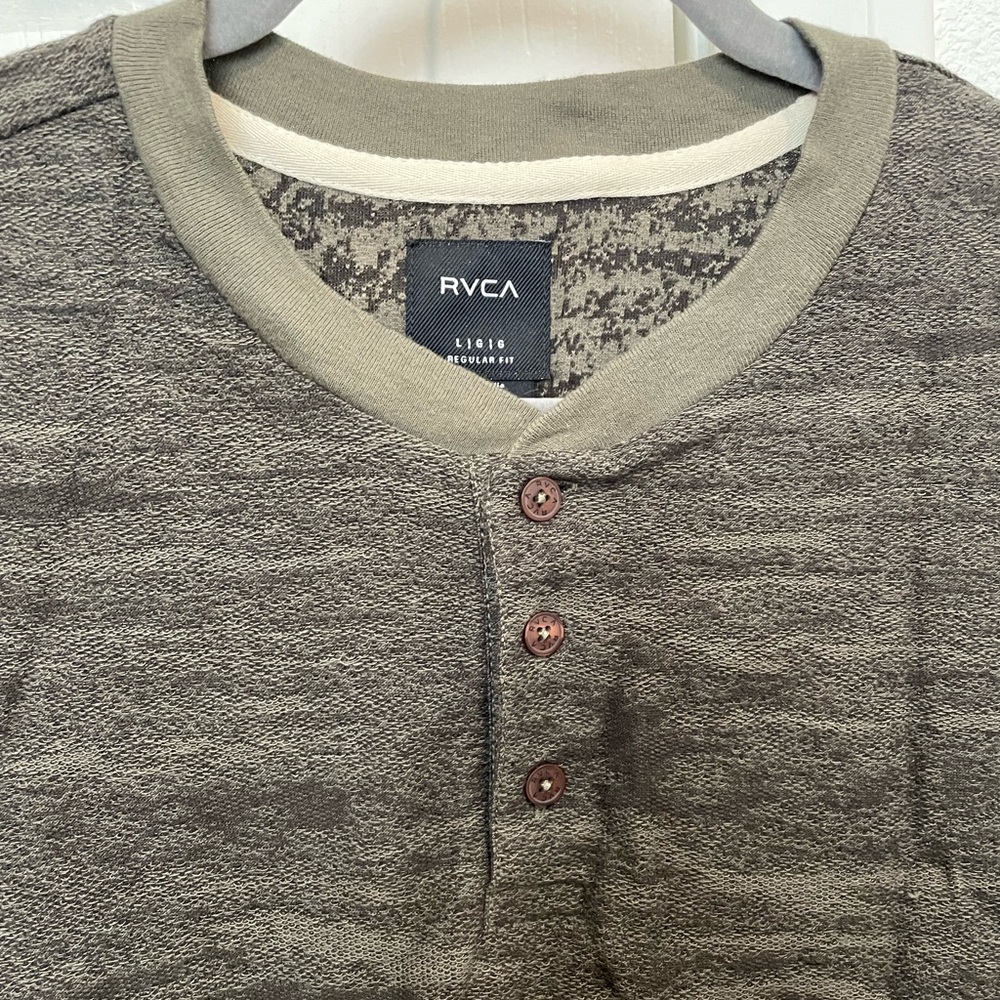 Men’s RVCA Long Sleeve Henley Shirt - Large